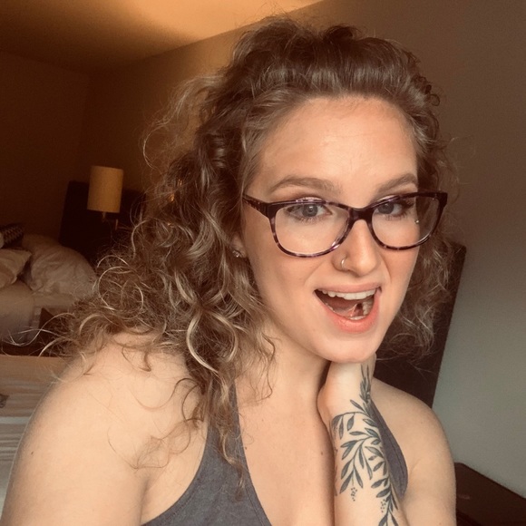 Meet your Posher, Fallon - Picture 1 of 1